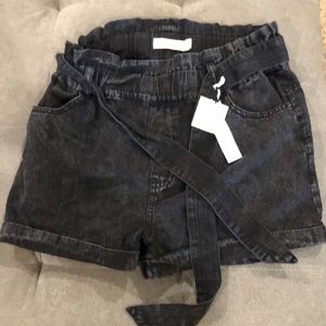 Francesca distressed shorts. NWT. Gathered waist. Tie belt.